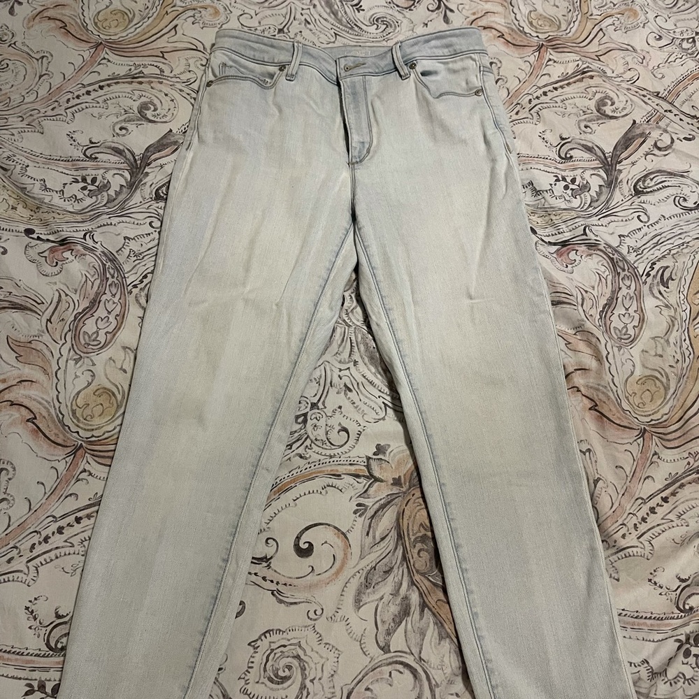 Size 6 curvy skinny ankle jeggings from LOFT, light rinse